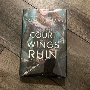 A Court of Wings and Ruin by Sarah J Maas